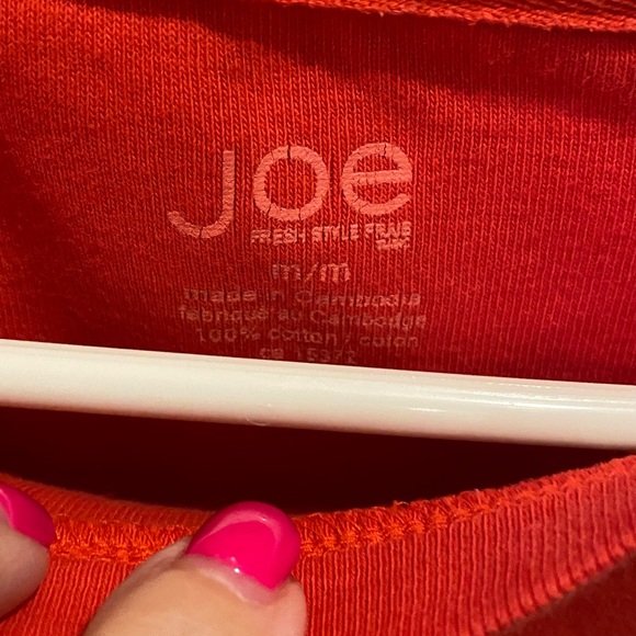 2/$10 WOMEN’S SIZE MEDIUM T-SHIRTS - Picture 10 of 12